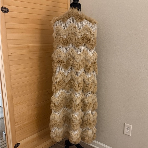Anthropologie Hei Hei Chevron Faux Fur Long Vest Pink Gray + Pink Liner Sz Large - Picture 3 of 7